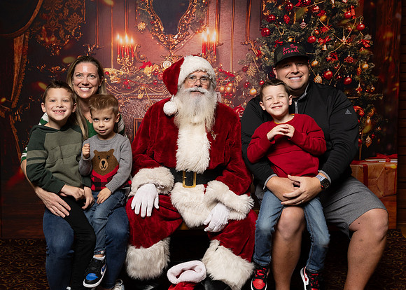 Santa Brunch Sharks 12-17-2023-539