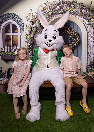 03.23.2024 Easter Bunny Scoops-300
