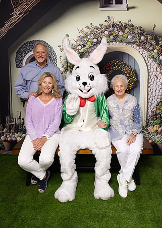 03.31.2024 Easter Bunny St-642