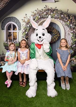 03.31.2024 Easter Bunny St-654