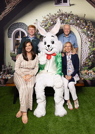 03.31.2024 Easter Bunny St-656