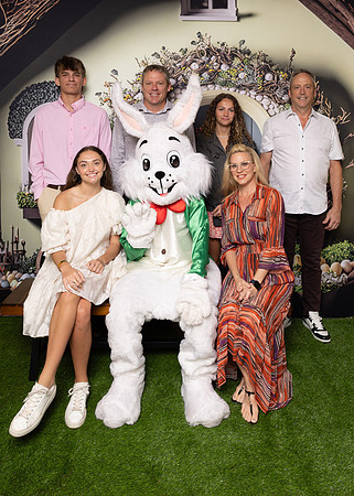 03.31.2024 Easter Bunny St-658