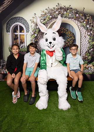 03.31.2024 Easter Bunny St-669