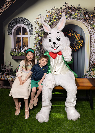 03.31.2024 Easter Bunny St-596